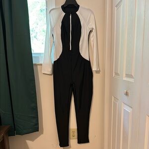 Black and White Women's RashGuard SwimSuit 🩱